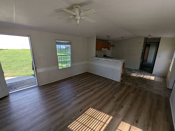 2nd image of 111 Oakwood Dr