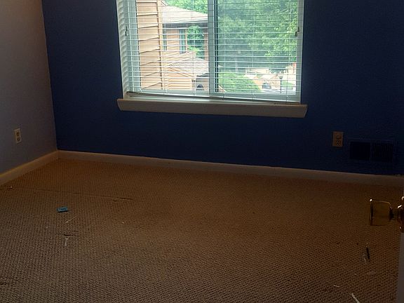 5th image of 38 Cedar Pond Ln