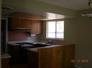 1912 Phyllis Ln, Las Cruces, NM 88001