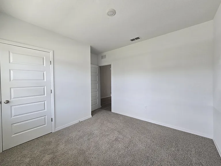 231 Taylor Groves St — Photo 15