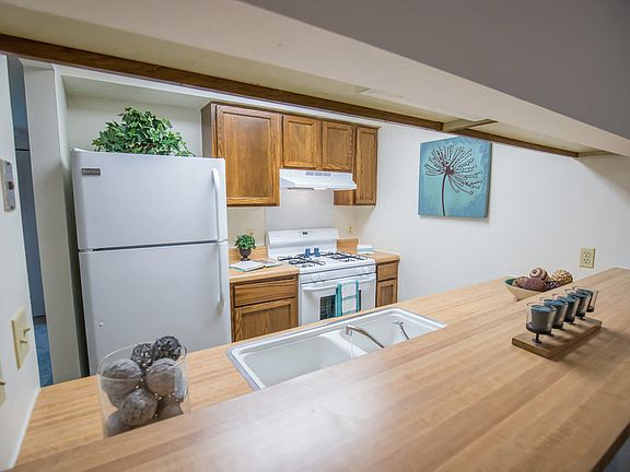 Modern Kitchen with Pass-Through