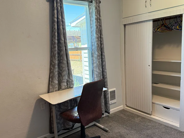 1307 Roosevelt Ave — Photo 33