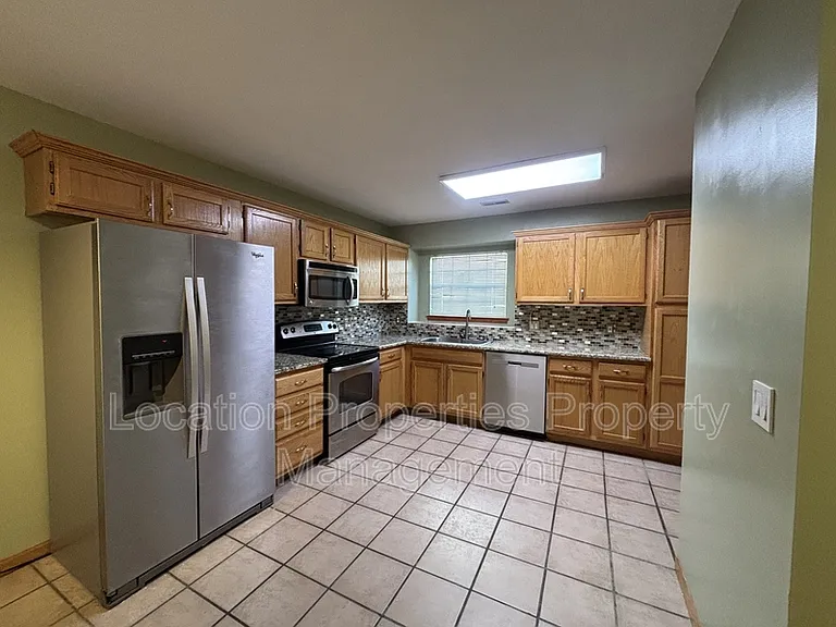4963 Stoneback Dr W — Photo 27