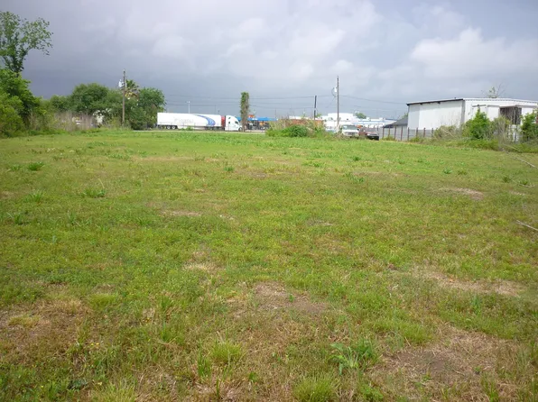 4714 W O'S T Dr #T, Houston, TX 77013