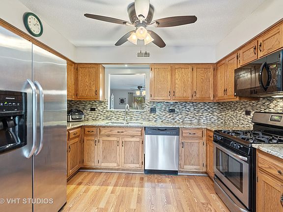 4th image of 907 Winter Park Dr