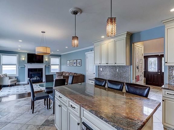 3rd image of 43 Southwood Cir