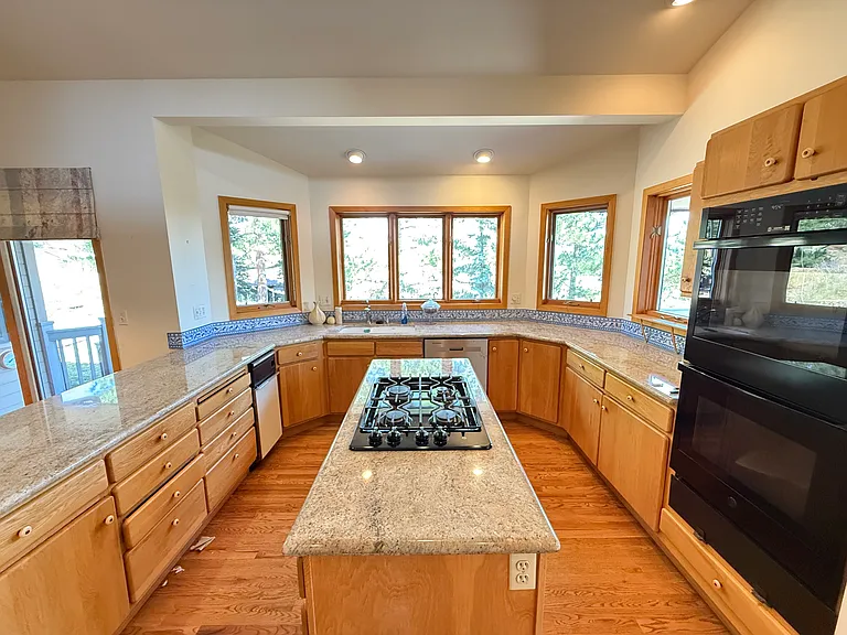 2620 Briarwood Dr — Photo 10