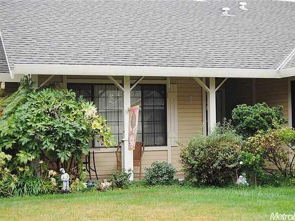 2nd image of 611 Lyndhurst Ave
