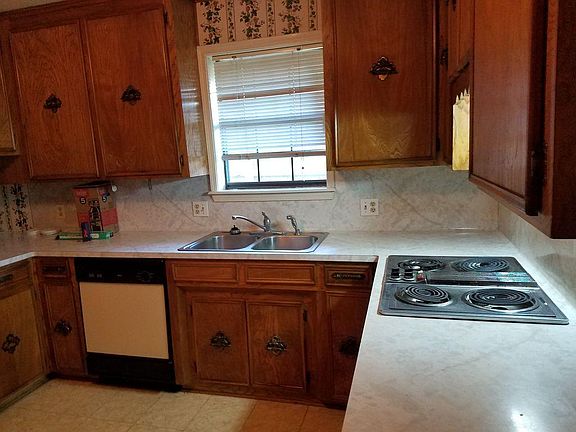 5th image of 717 Cobblestone Dr