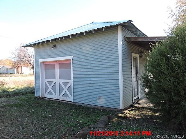 2nd image of 18852 E 440th Rd