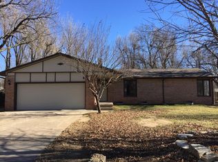 802 S Surrey Ln, Maize, KS 67101