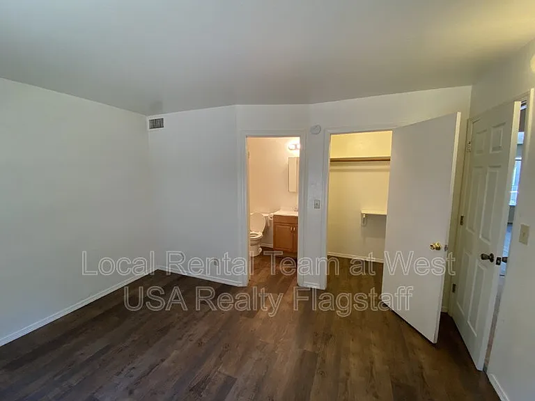 625 S Fountaine St #A — Photo 8