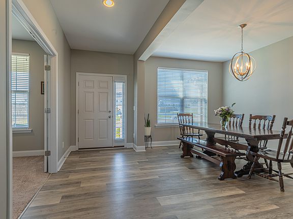 3rd image of 1576 Summitcreek Ct