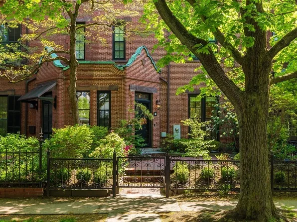 7 Hawes St, Brookline, MA 02446