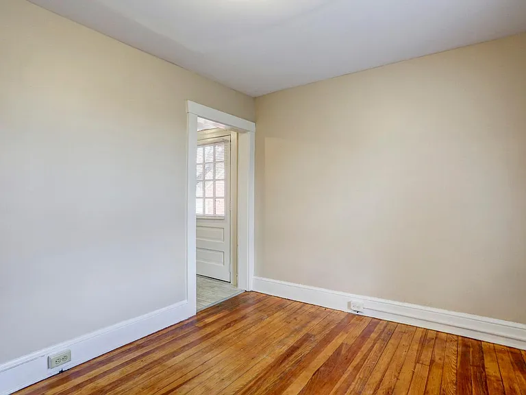 102 N Plum St — Photo 15