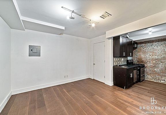 5th image of 843 Dekalb Ave APT 1