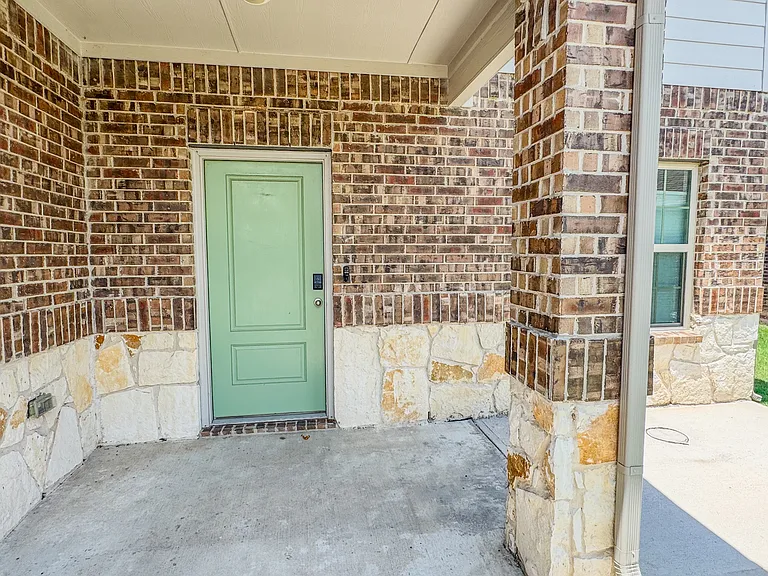 3387 Everly Dr — Photo 5
