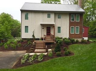 21 Snow St, Sherborn, MA 01770