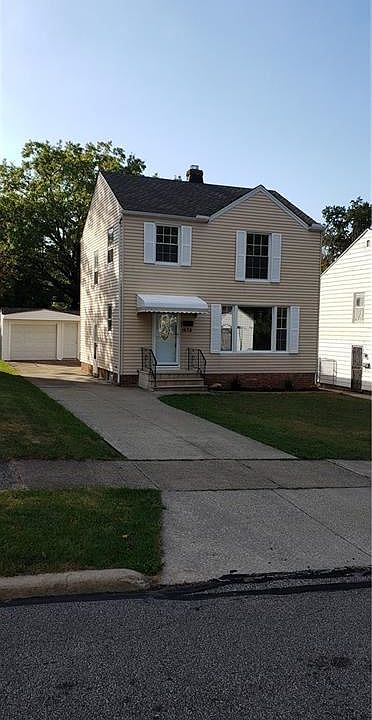 1st image of 1674 E 243rd St