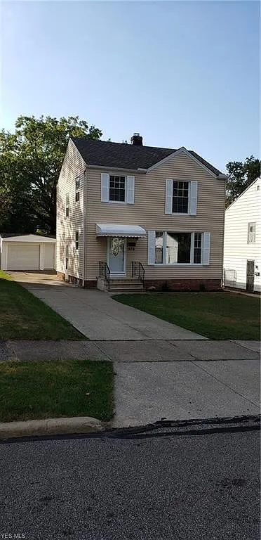 1674 E 243rd St photo 1
