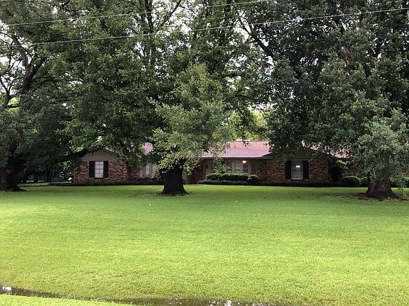 2nd image of 115 Circle Dr