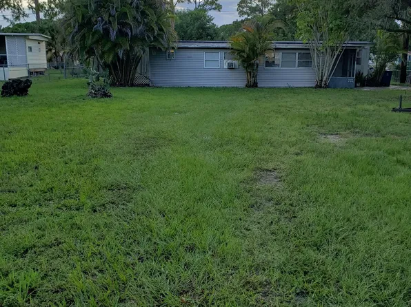 18361 Palm Creek Dr, North Fort Myers, FL 33917