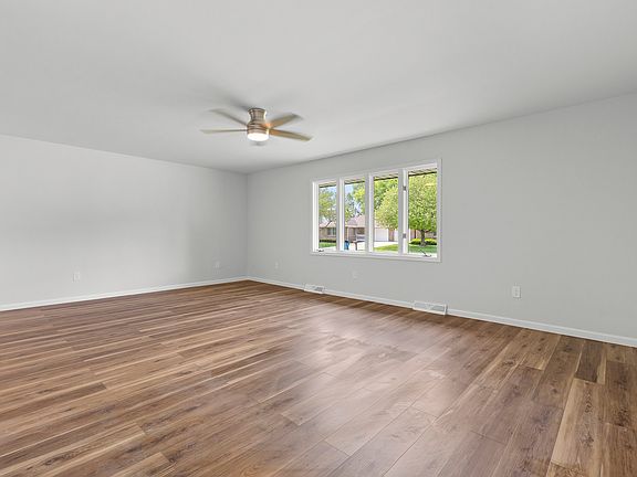 4th image of 2328 Lynwood St