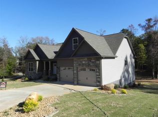 338 Saddlers Run, Chesnee, SC 29323