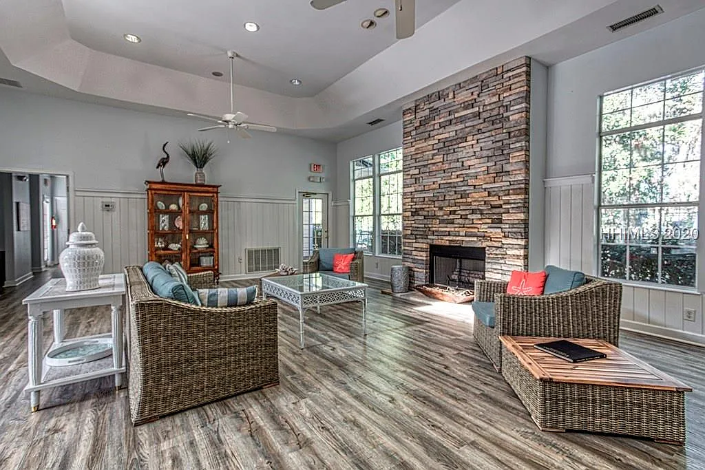 1 bed, 568 sqft, $1,350 — Photo 4