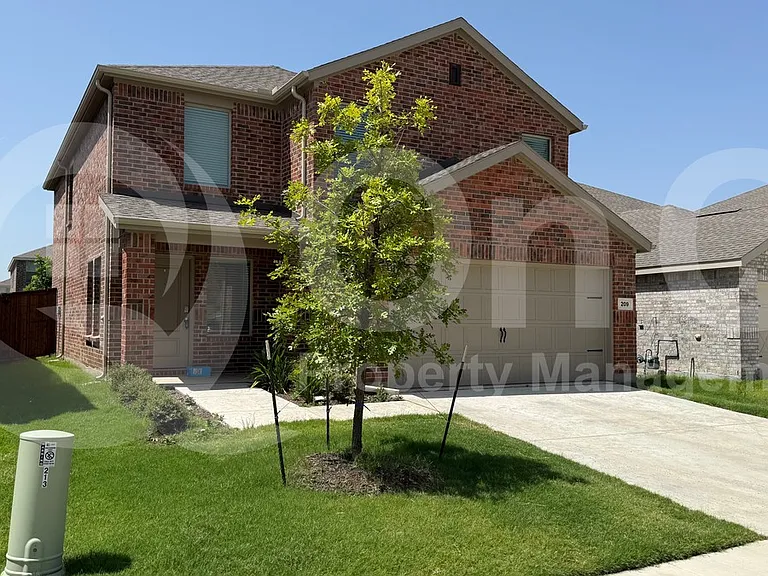 209 Adelina Dr — Photo 5