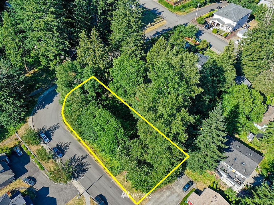 1st image of 704 6th Avenue SW #A & B