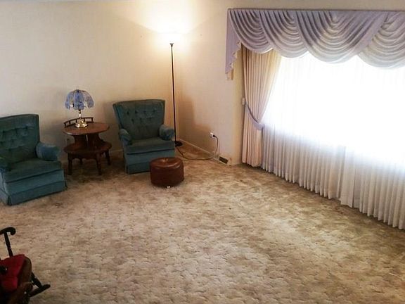 2nd image of 6745 Crenshaw Dr