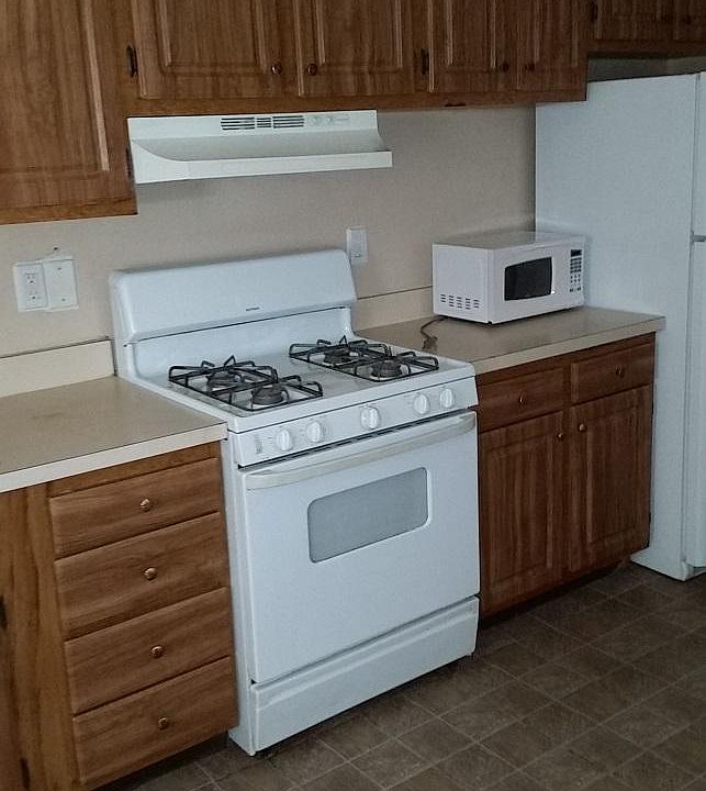 2nd image of 3033 E Federal St