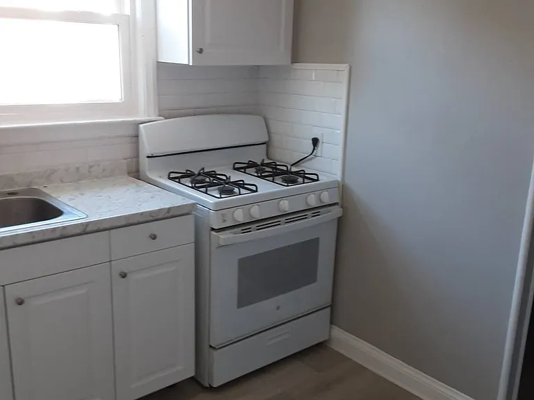 118-96 Riverton St #2 — Photo 14