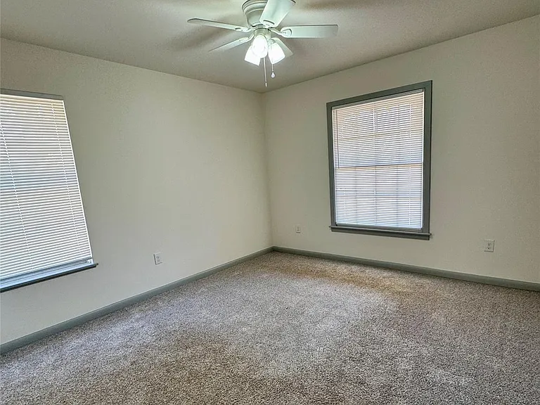 5811 Highland Hills Dr — Photo 27