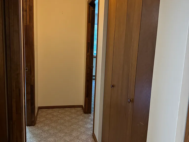 811 N Walnut St — Photo 6