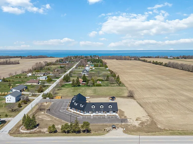 6320 Lakeshore Rd — Photo 25