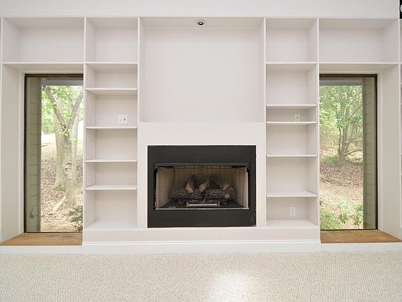 3rd image of 1820 Woodvalley Dr
