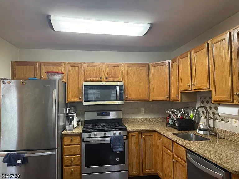 58 Waugh Ct — Photo 5
