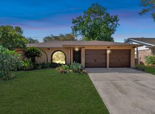 13627 Greenridge Dr, Sugar Land, TX 77498