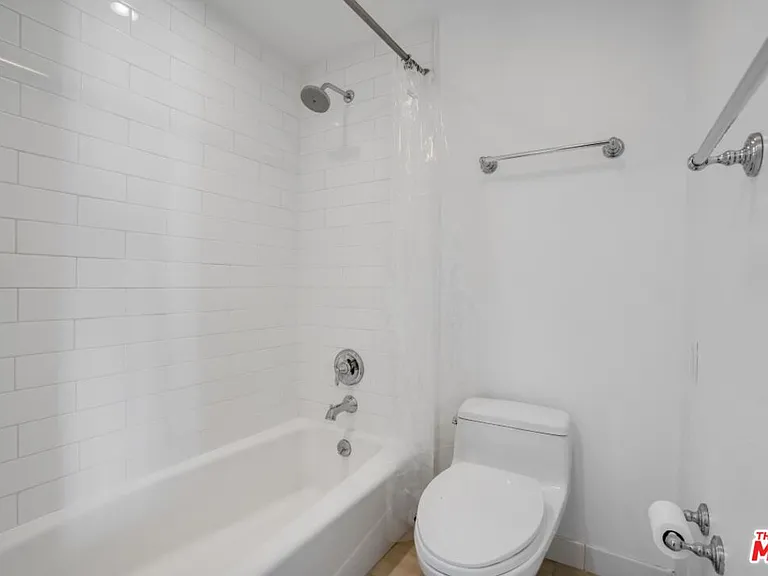 321 S San Vicente Blvd #705 — Photo 8