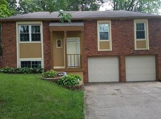 2816 NW Canterbury Rd, Blue Springs, MO 64015