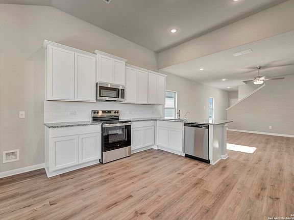5th image of 4297 Carlotta Drive