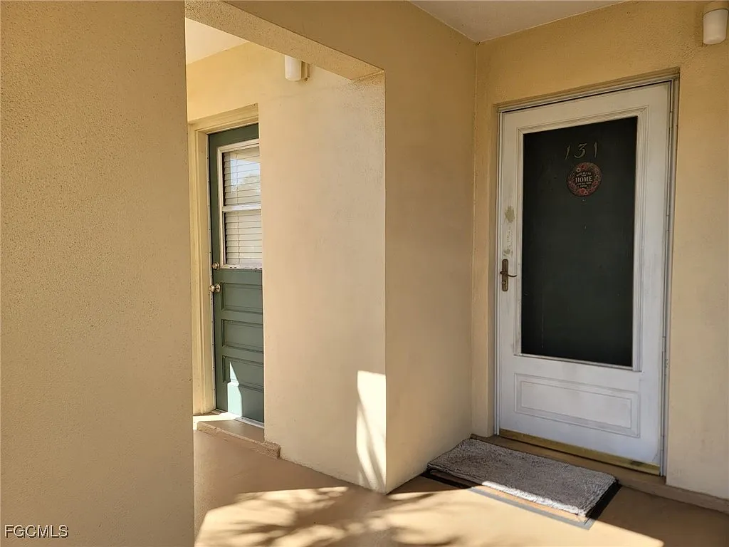 2 bed, 2.0 bath, 877 sqft, $1,100 — Photo 2