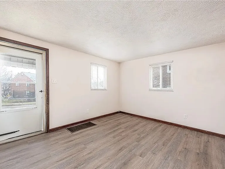 12 Wenzell Pl — Photo 9
