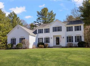 294 Sylvan Ct N, Saunderstown, RI 02874