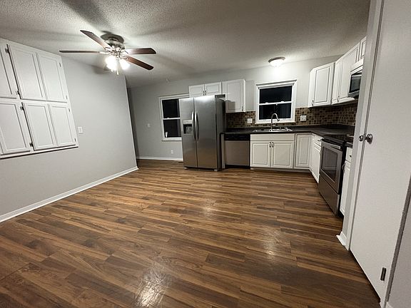 4th image of 6826 Arbor Ln NE