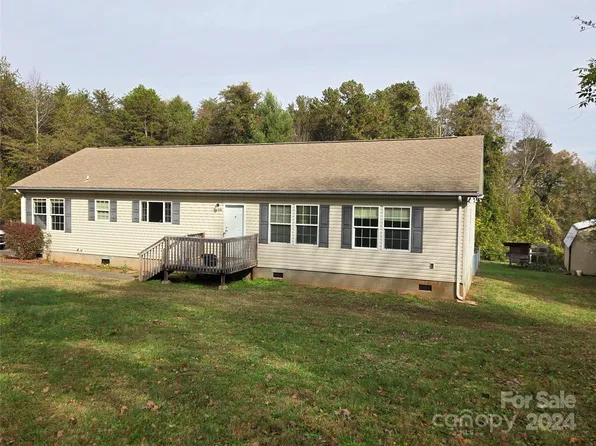 2110 Zion Church Rd, Hickory, NC 28602