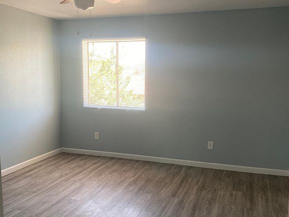 2nd image of 3015 E Paradise Ln APT 204