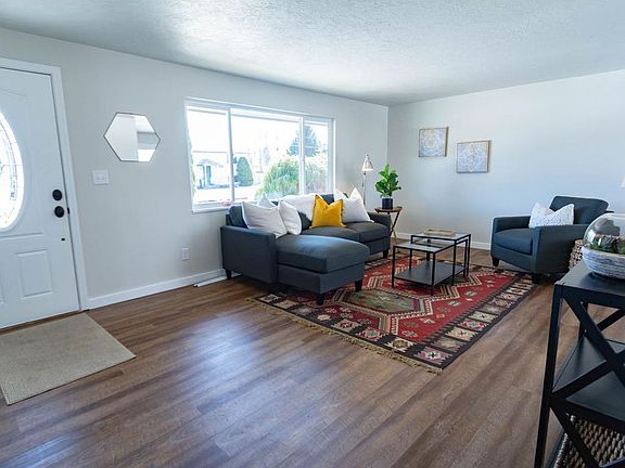 4th image of 25215 E Wabash Cir